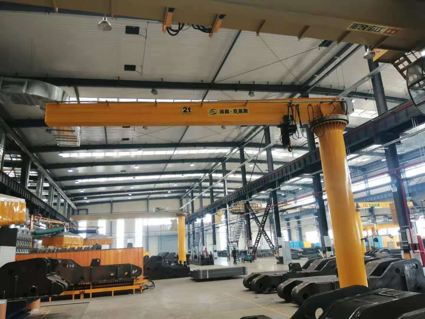 移動(dòng)懸臂吊起重機(jī)